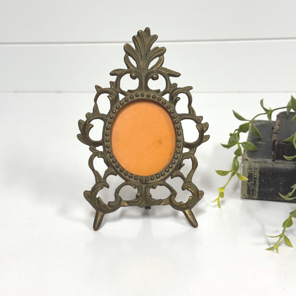 Vintage Brass Ornate Easel Back Oval Picture Frame Victorian Style 7 Inch
